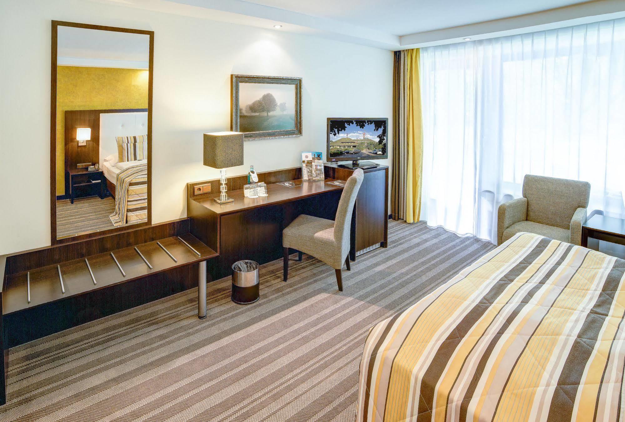 Hotel Moers Van Der Valk エクステリア 写真